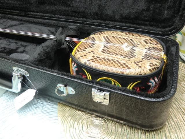 新品未使用(送料無料)11.980円　沖縄三線専用　一丁入ふかふかハードケース