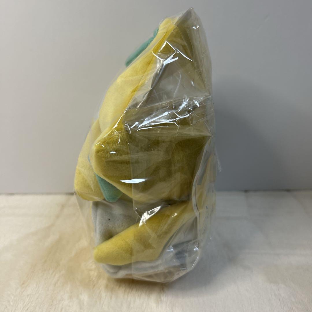 【タグ付き】新品 ポンチョを着たピカチュウ　ジラーチ　ぬいぐるみ