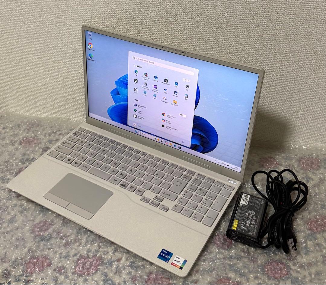 Fujitsu TH77/E3 Ram8GB Nvme512GB 11世代i7