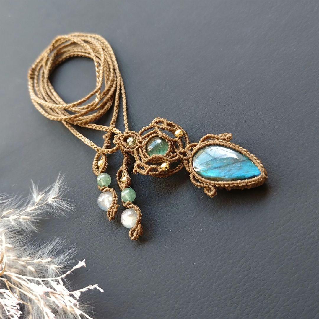 【専用】ラブラドライト＆グリーンストロベリークォーツのマクラメ編みネックレス