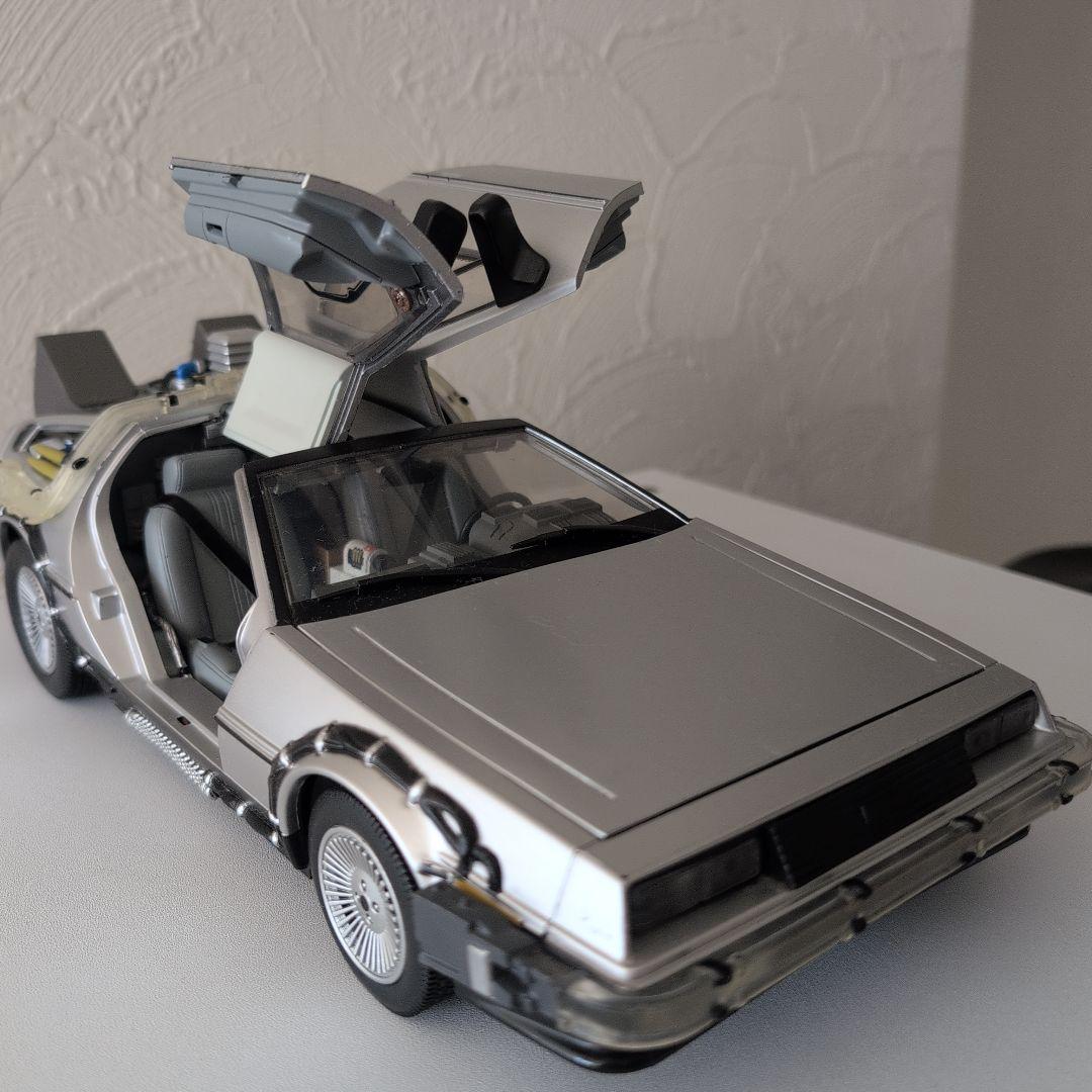 デロリアン バック・トゥ・ザ・フューチャー 1/18