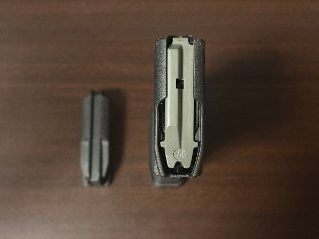 実物 Magpul EMAG E-mag マガジン 両窓モデル