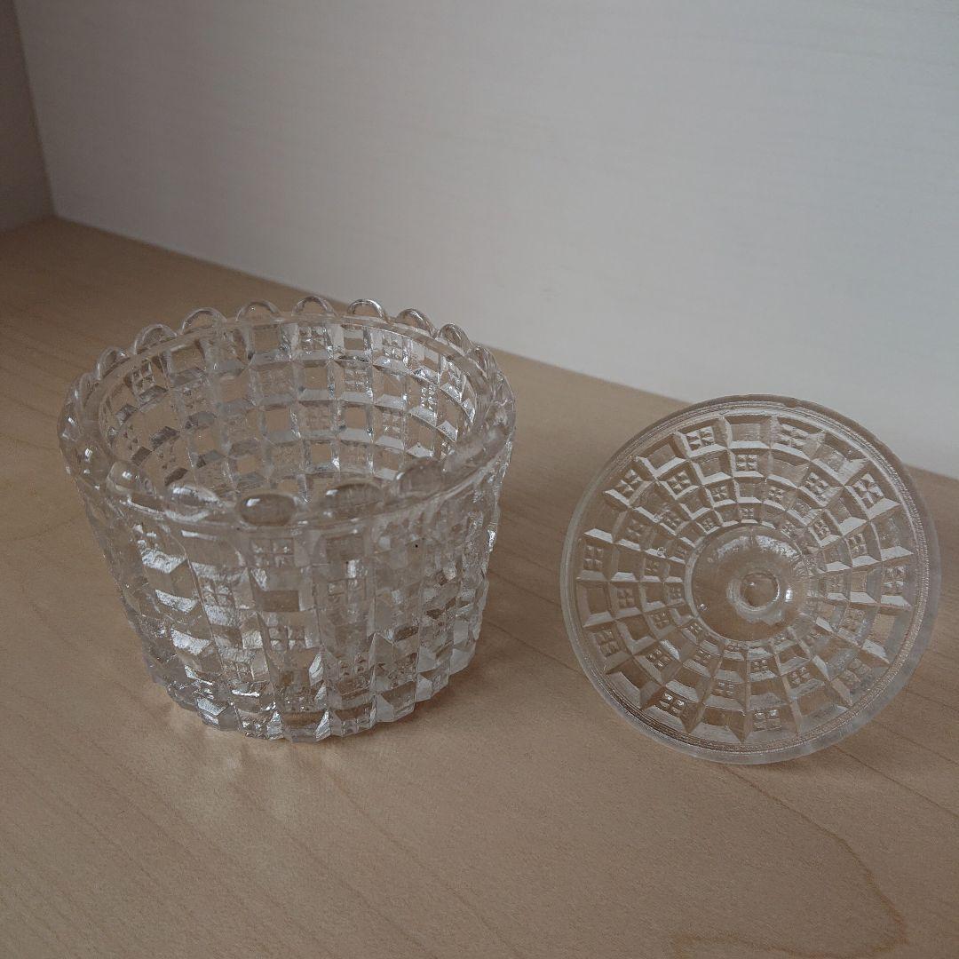 キャンディポット　シュガーポット　ボンボン入れ　プレスガラス　蓋物