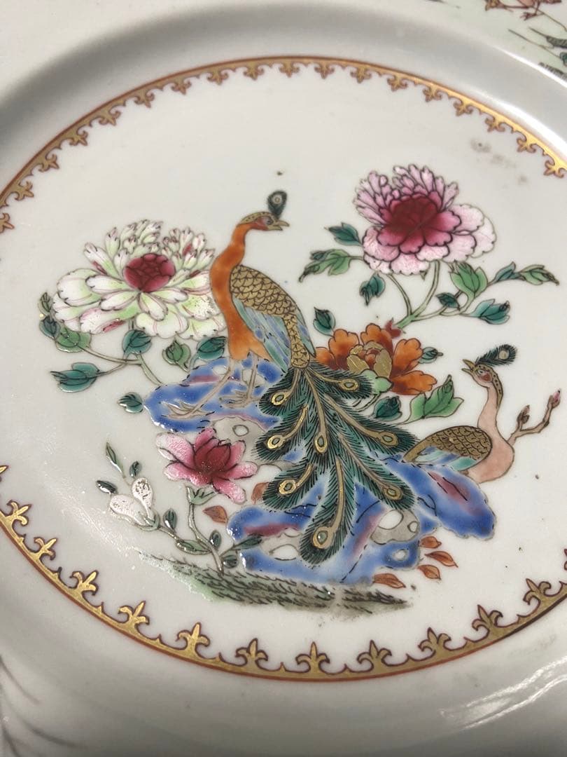 中国古美術品　清の乾隆時代　粉彩金彩孔雀中皿　本物保証　23cm