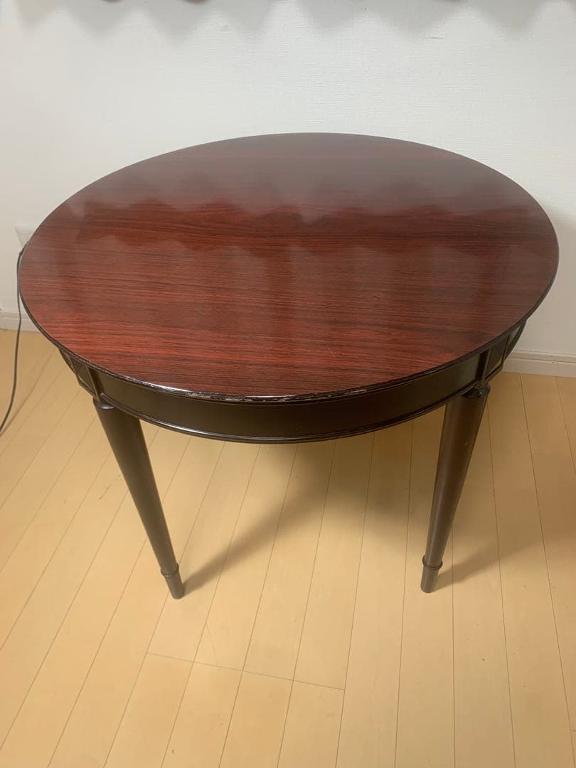 ラウンドテーブル　ダークブラウン 円形ダイニングテーブル　アンティーク