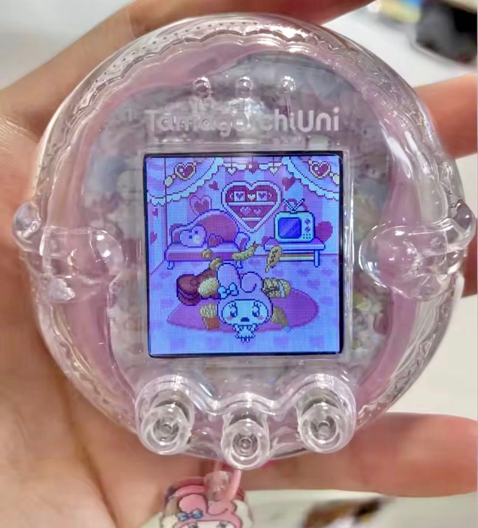 【在庫1点のみ】たまごっちユニクリアケース　カバー　エンジェル　プラグチャーム付