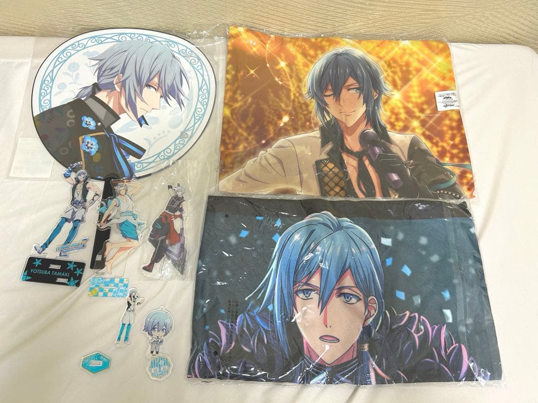 【値下げ中】アイナナ 四葉環セット アクスタ 缶バ62個 デカもんぬい うちわ等