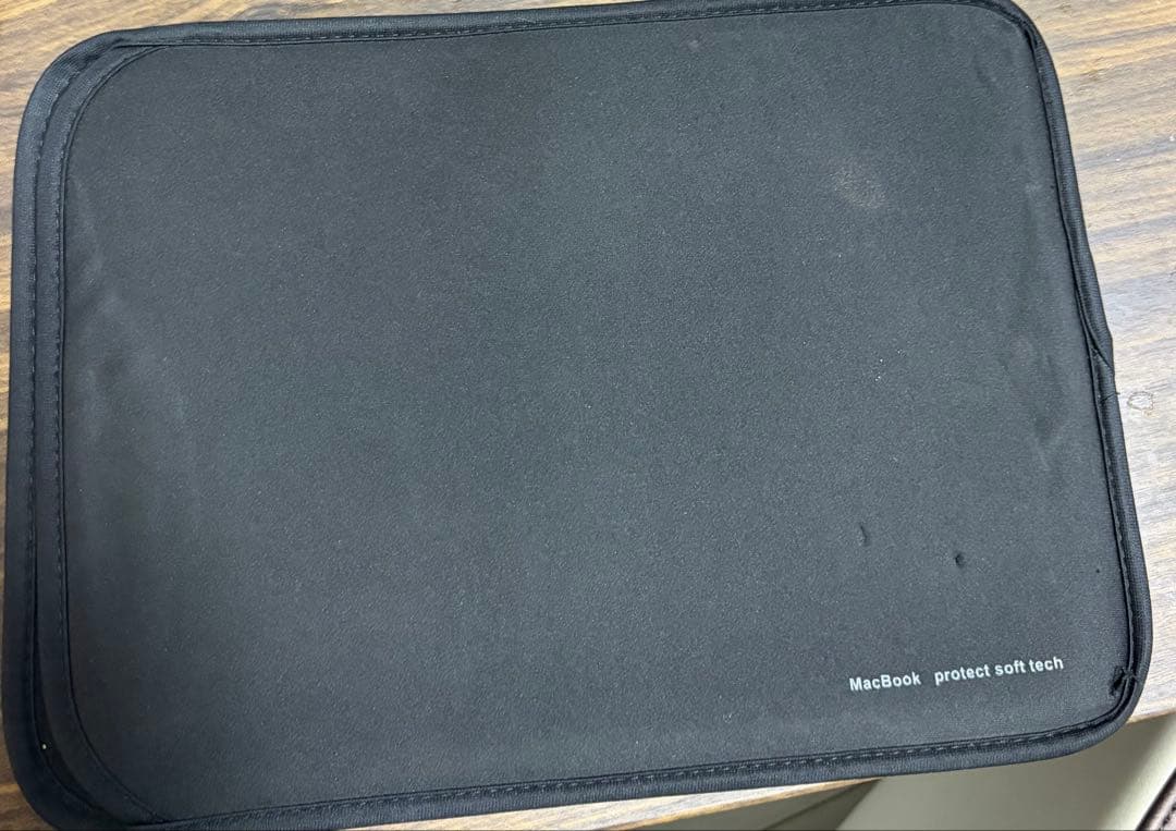 MacBook Air 2018 シルバー　8GB 128GB　【付属品付き】