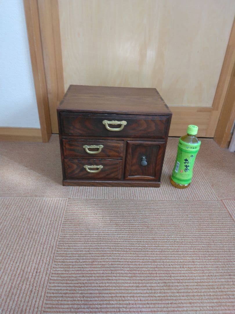 松平家　時代箪笥 （化粧箱）
