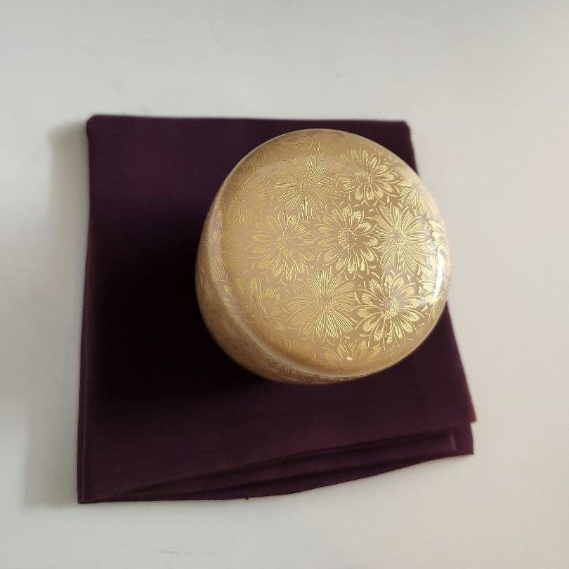 ☆セール☆　棗　大棗　菊　菊彫詰　白漆　輪島　彫り師　加門彰作　木箱入