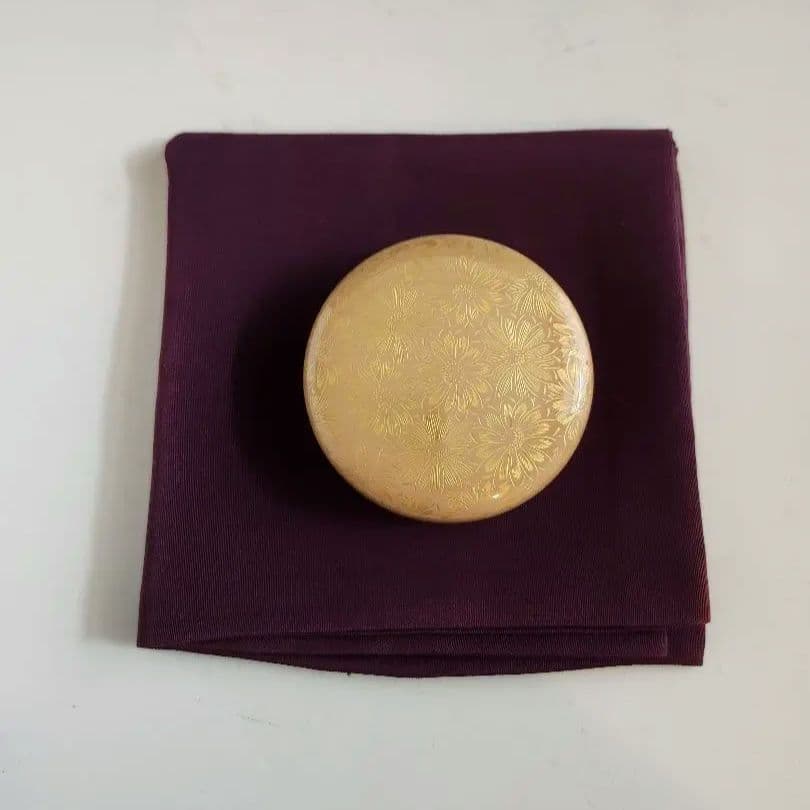 ☆セール☆　棗　大棗　菊　菊彫詰　白漆　輪島　彫り師　加門彰作　木箱入