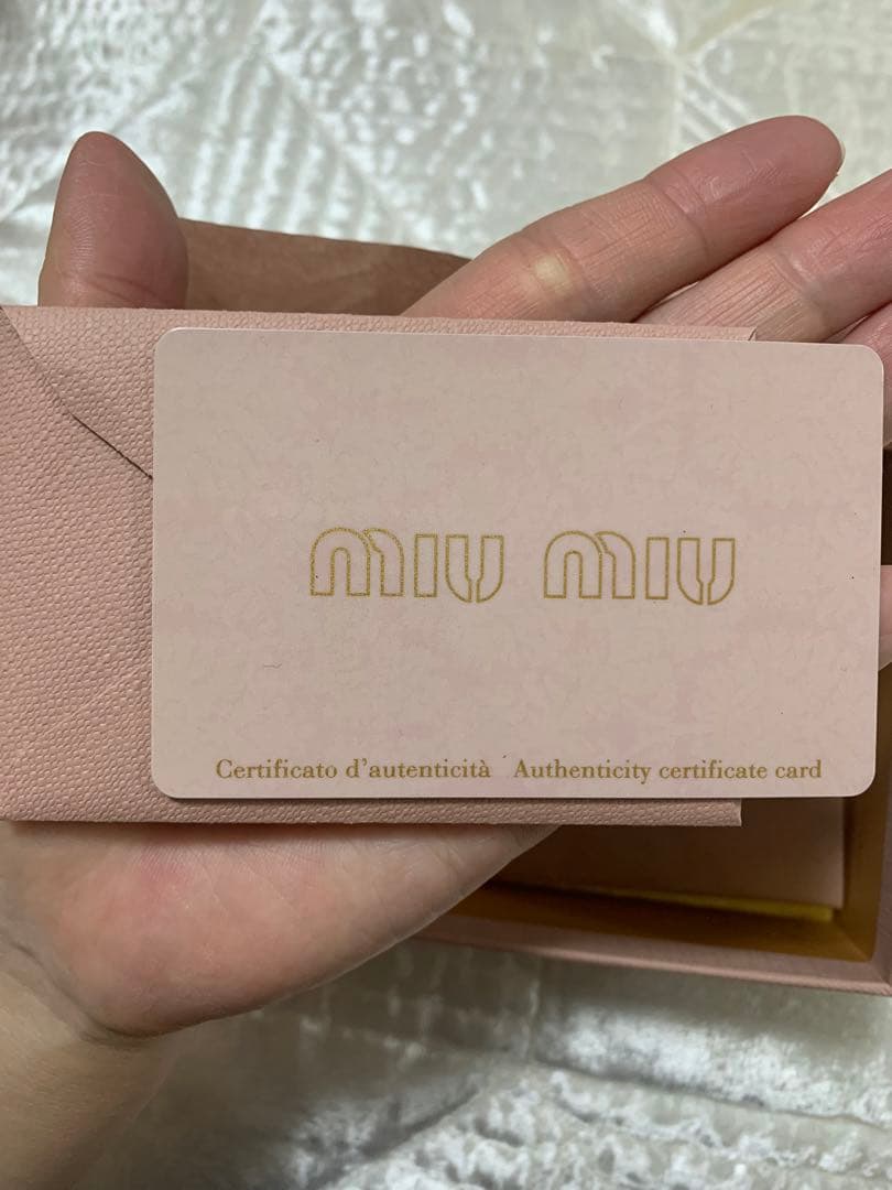 miumiu 二つ折り財布　マテラッセ