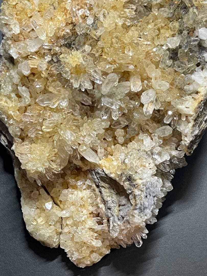 天然水晶クラスター　2.3キロ花咲き水晶クラスター