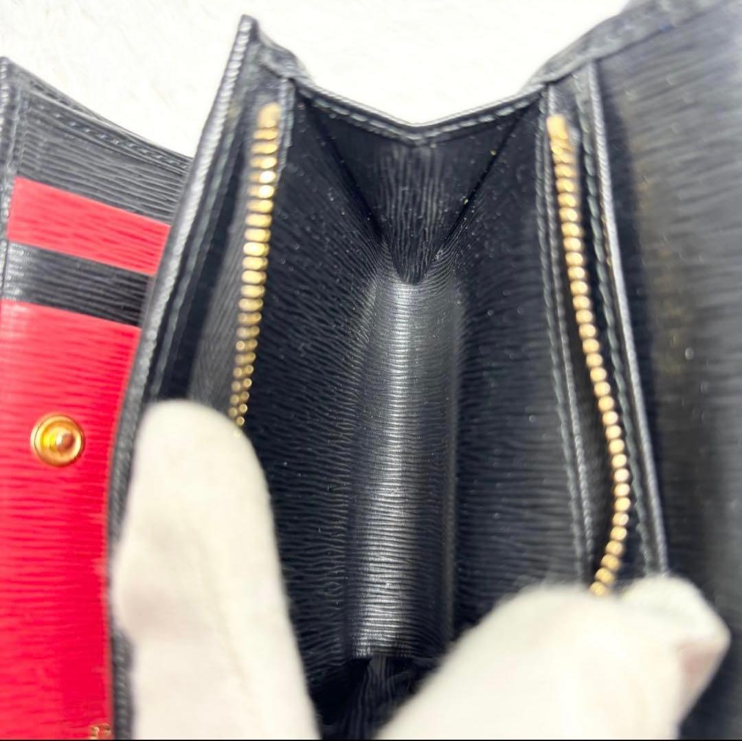 marine♡　三つ折り財布 ヴィッテロムーブ バイカラー 金ロゴ 赤 黒