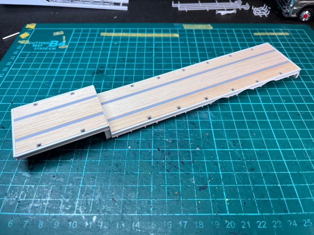 ひろか　1/50 段落ち3軸フラットトレーラー