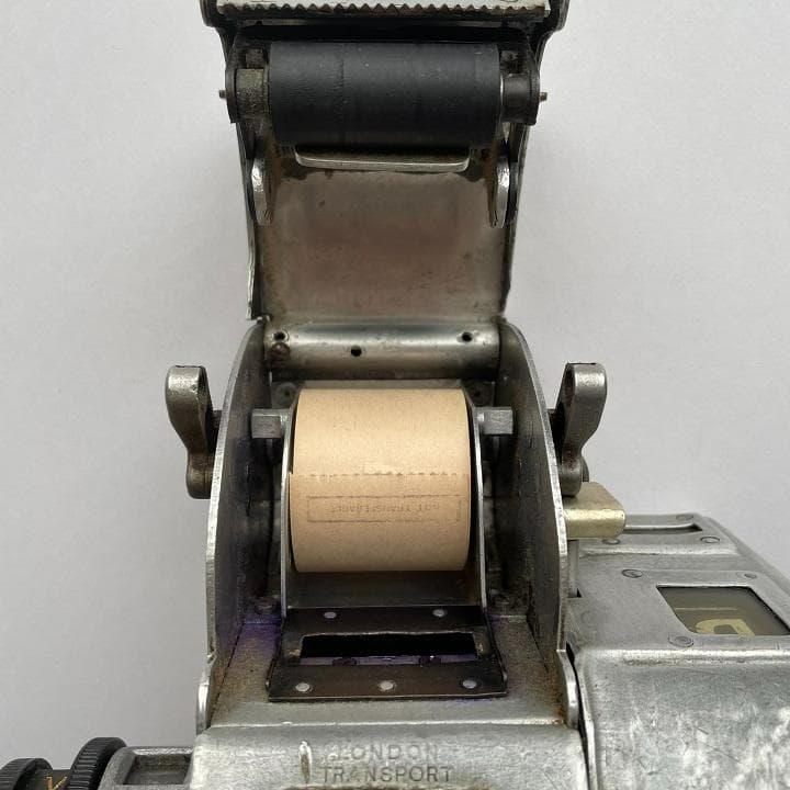 ロンドンのバスで車掌が使っていた発券機 (GIBSON A14)