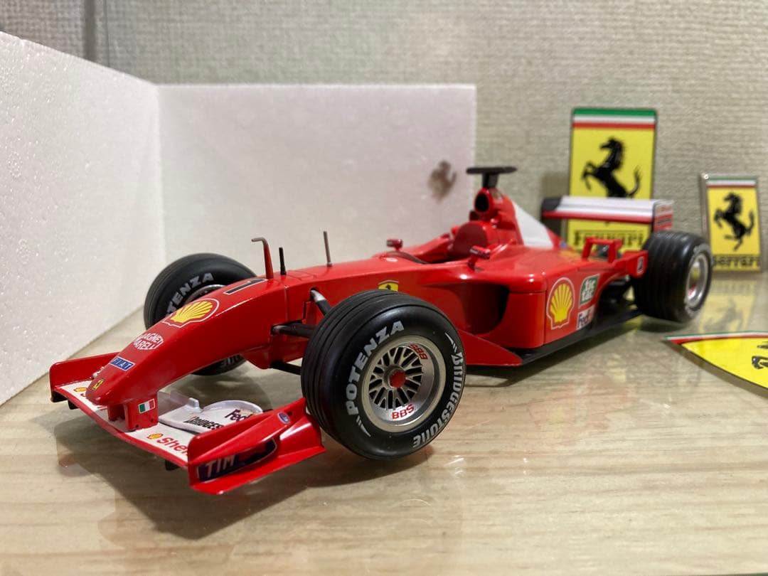 Ferrari F-2001 1:18 •’シューマッハ 通算52回のGP優勝」