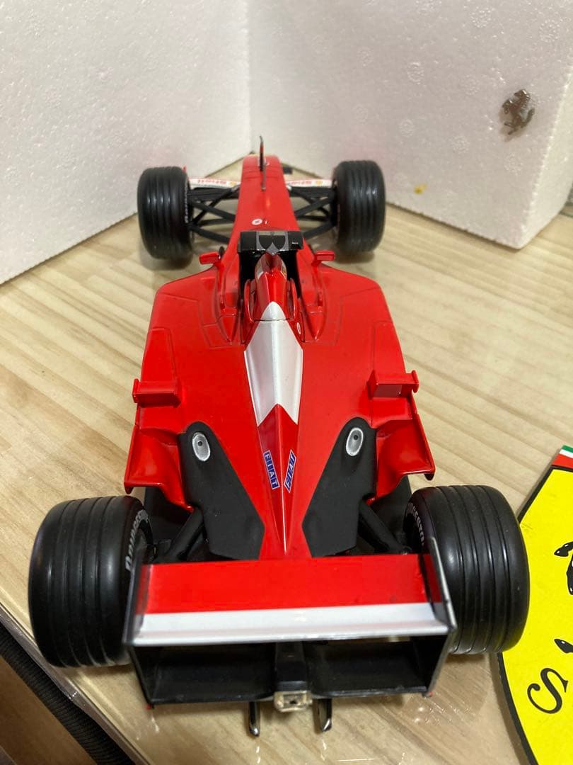 Ferrari F-2001 1:18 •’シューマッハ 通算52回のGP優勝」