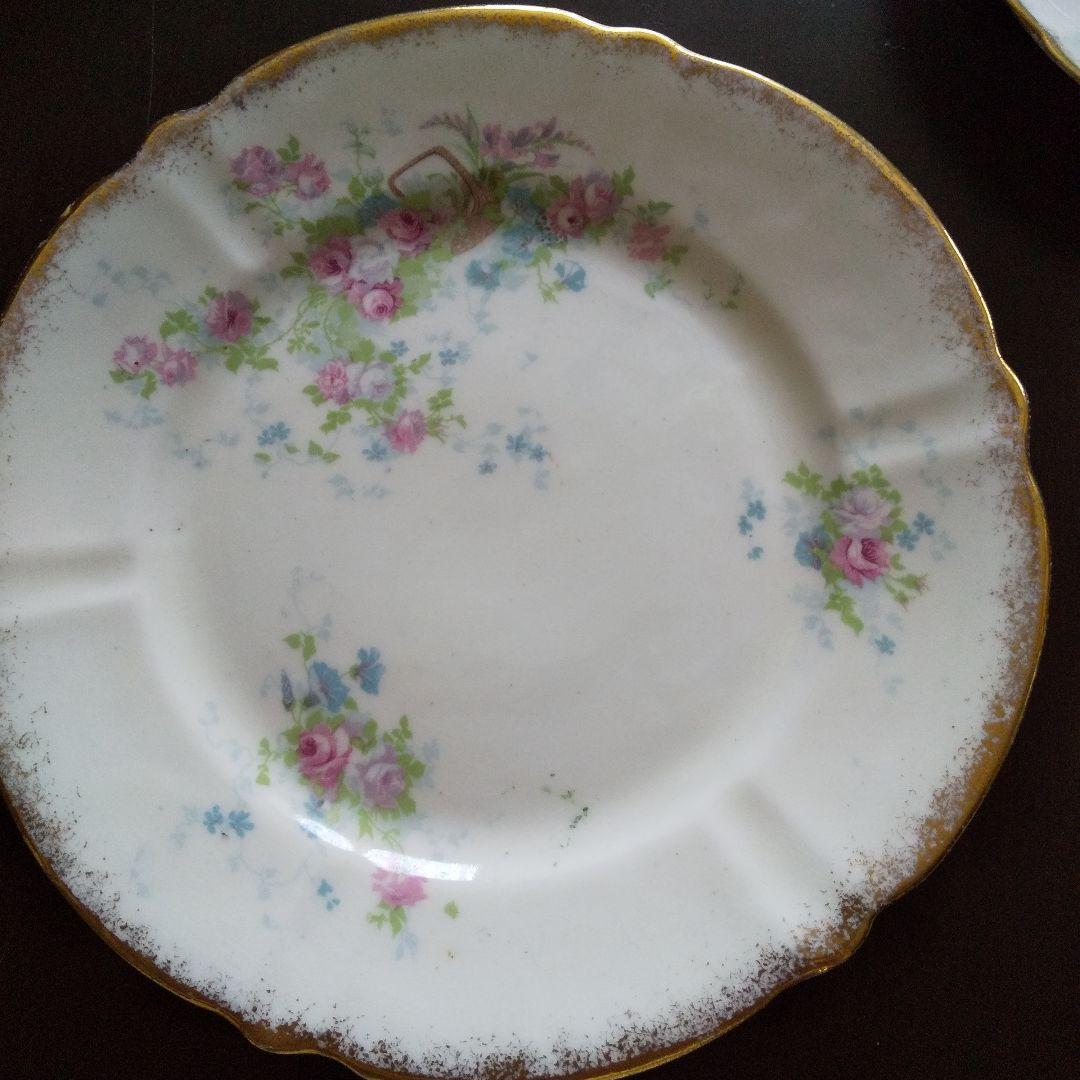 フランスアンティークの 薔薇模様トリオ プラスプレート