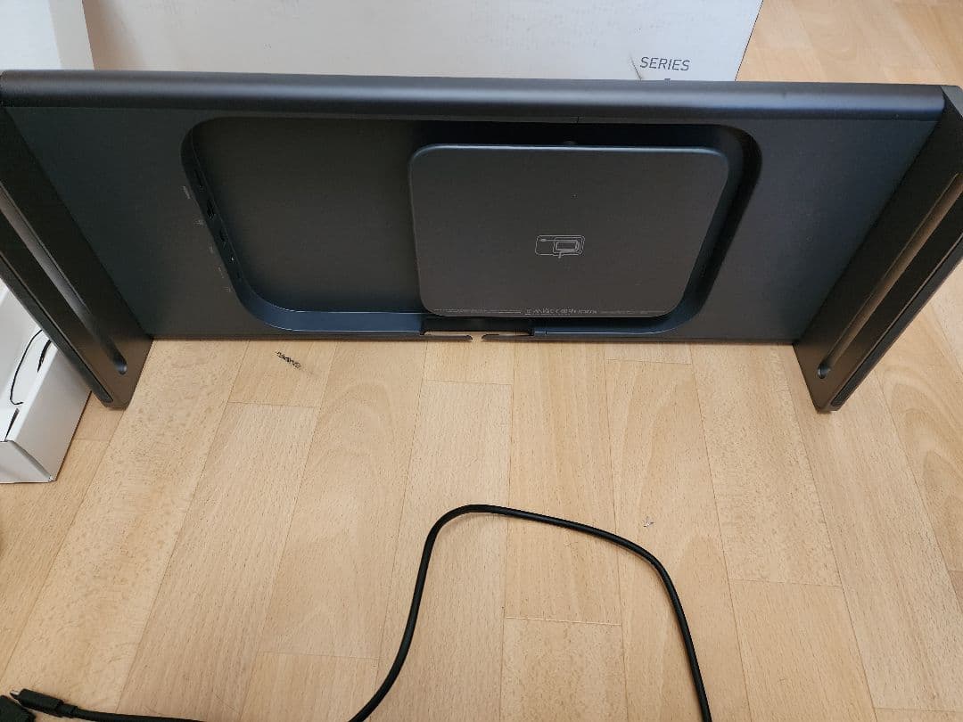 Anker モニタースタンド（ドッキングステーション）