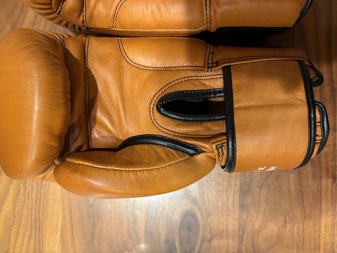 金欠学園長 　WINDY ボクシンググローブ ブラウン