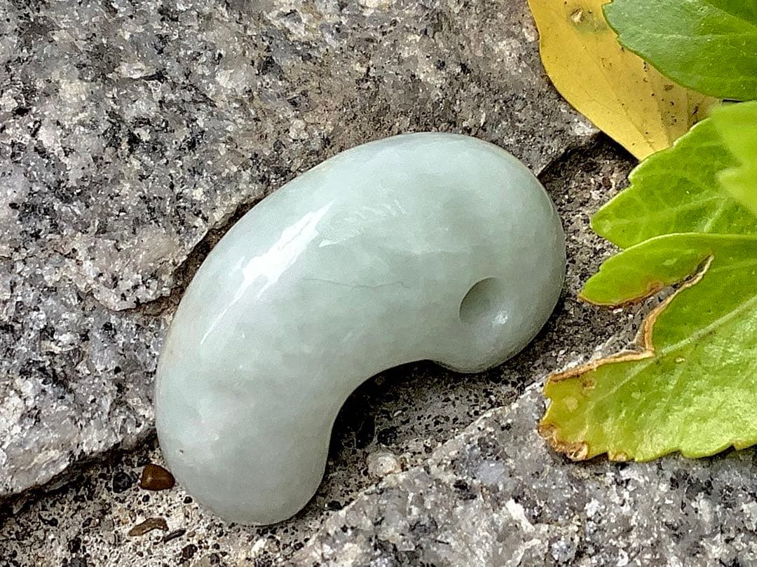 希少黄色味入り＊氷‼️ お守り*守護石に　一生物の本物糸魚川翡翠勾玉　鑑別書取得‼️