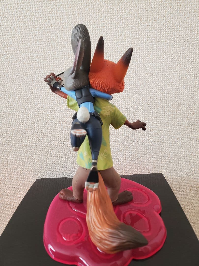 ズートピア　Happyくじ　A賞　ニック&ジュディセルフィーフィギュア