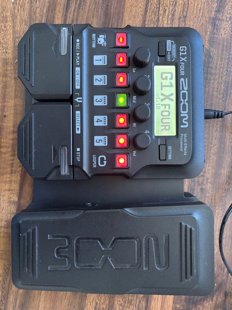 Zoom G1X FOUR ギターエフェクター