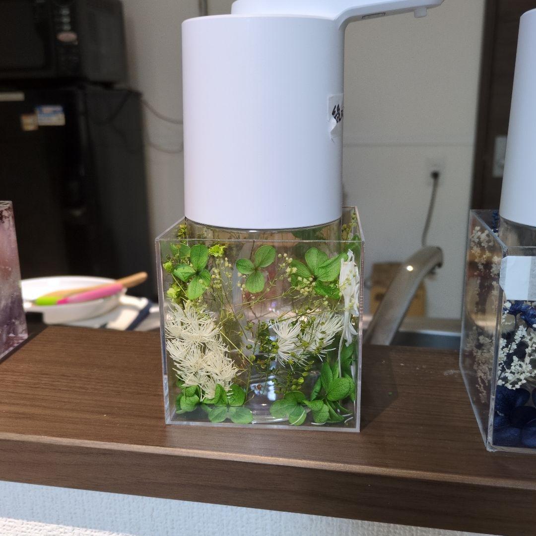 89baka　青と緑のオートディスペンサー2つ