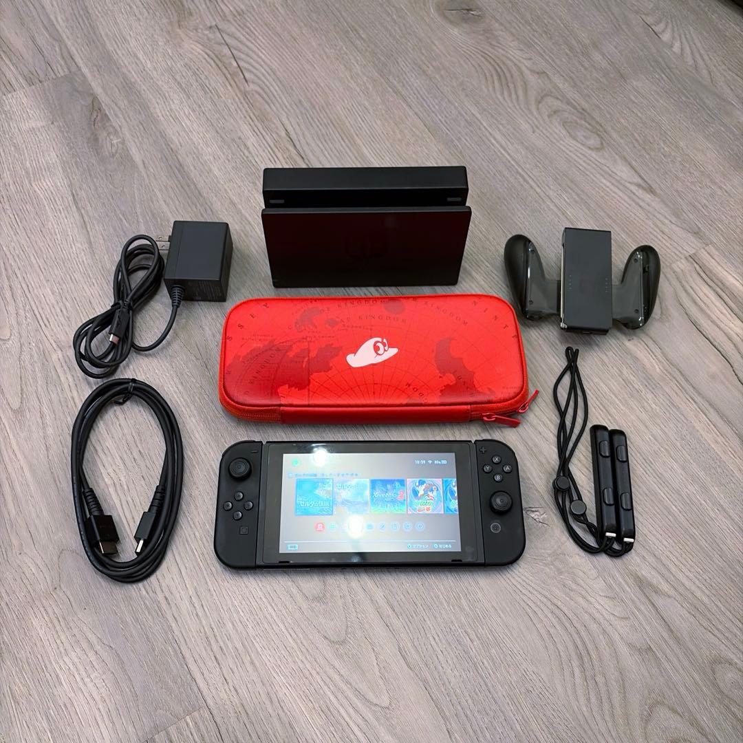 Nintendo Switch本体 HAC-001 黒ジョイコン 充電グリップ付