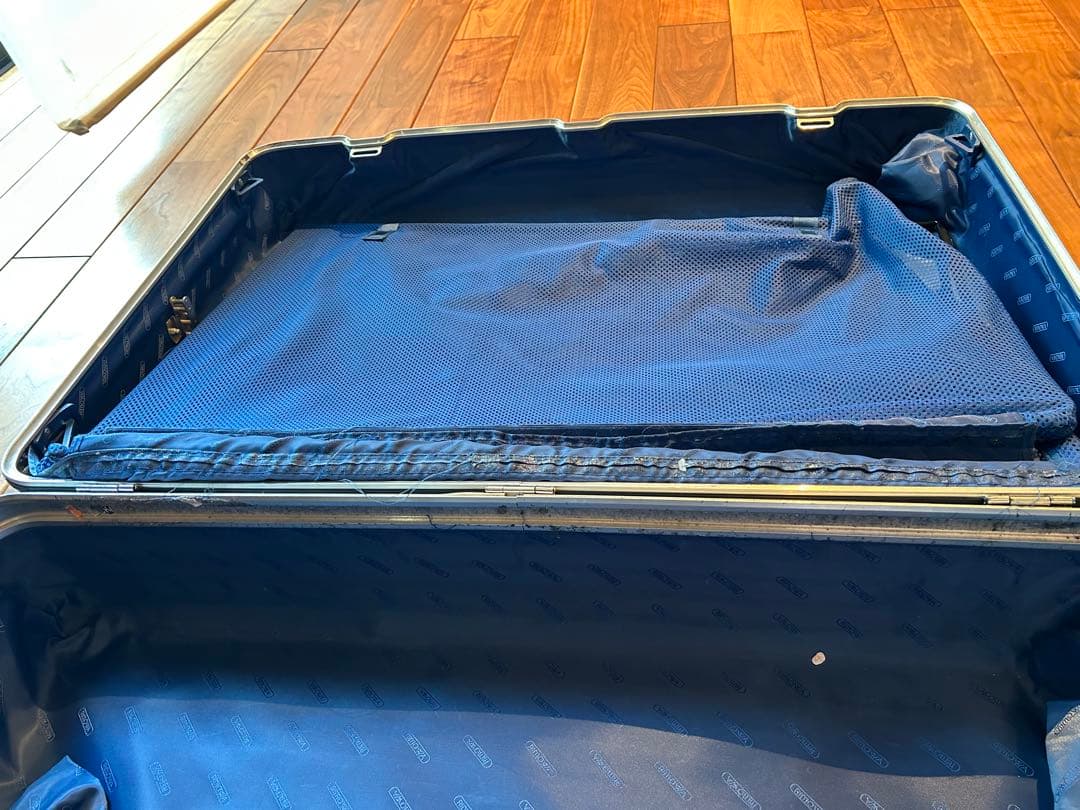 リモワ　RIMOWA トパーズ　アルミ製 シルバーキャリーケース 大型