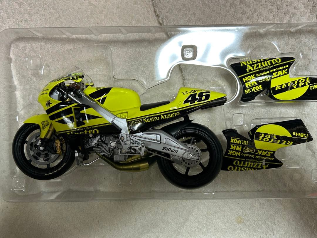 ミニチャンプス1/12Honda NSR 500 バレンチッーロッシ