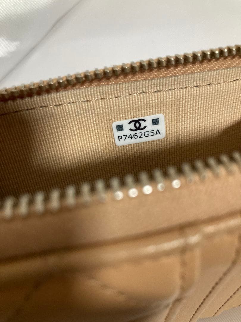 CHANEL 二つ折り財布 ベージュ キルティング