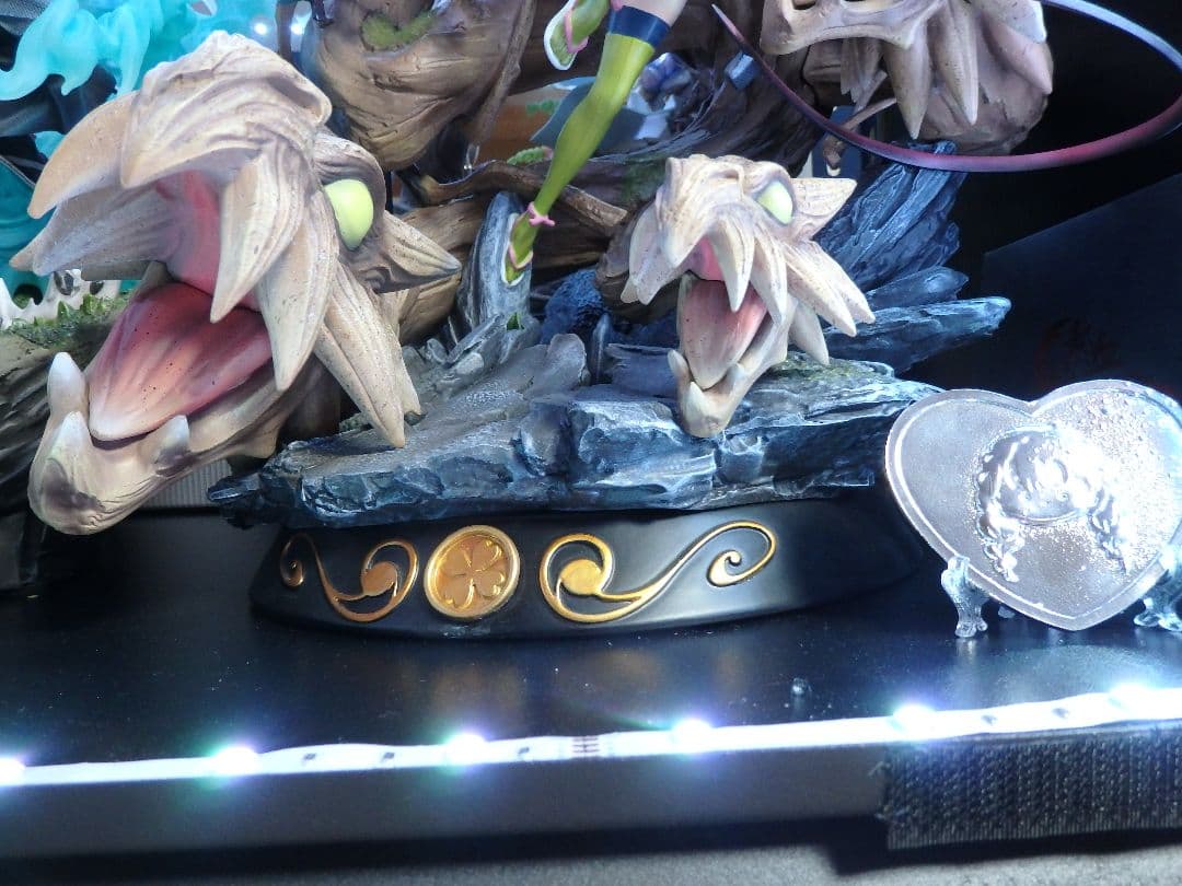 鬼滅の刃 　甘露寺蜜璃 恋柱 　フィギュア ガレージキット