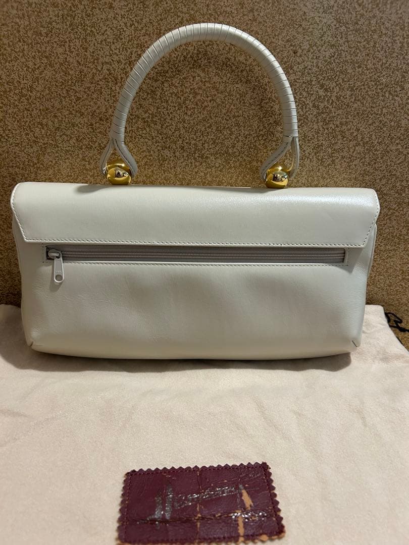 最終値引き　HAMANOのロイヤルフォーマルバッグ(白)