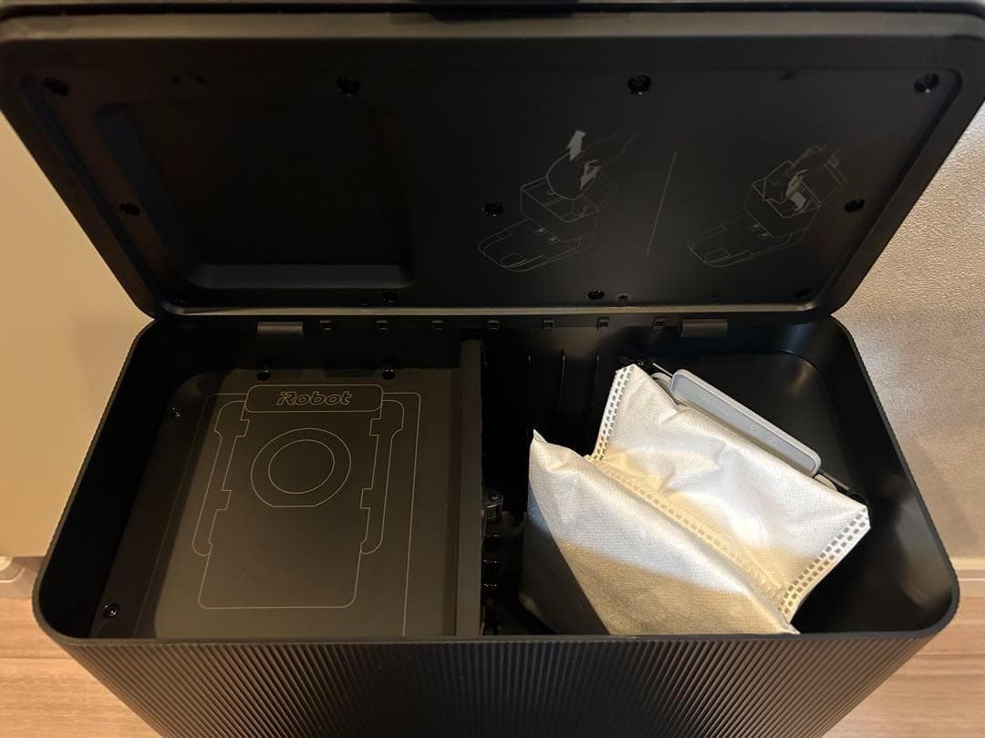 iRobot i5+ 自動充電機能付き　動作確認済・分解清掃済