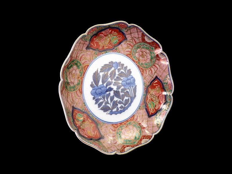 大聖寺伊万里　金襴手　丸紋に花鳥紋　牡丹の図　８寸皿　B351AS-CVe