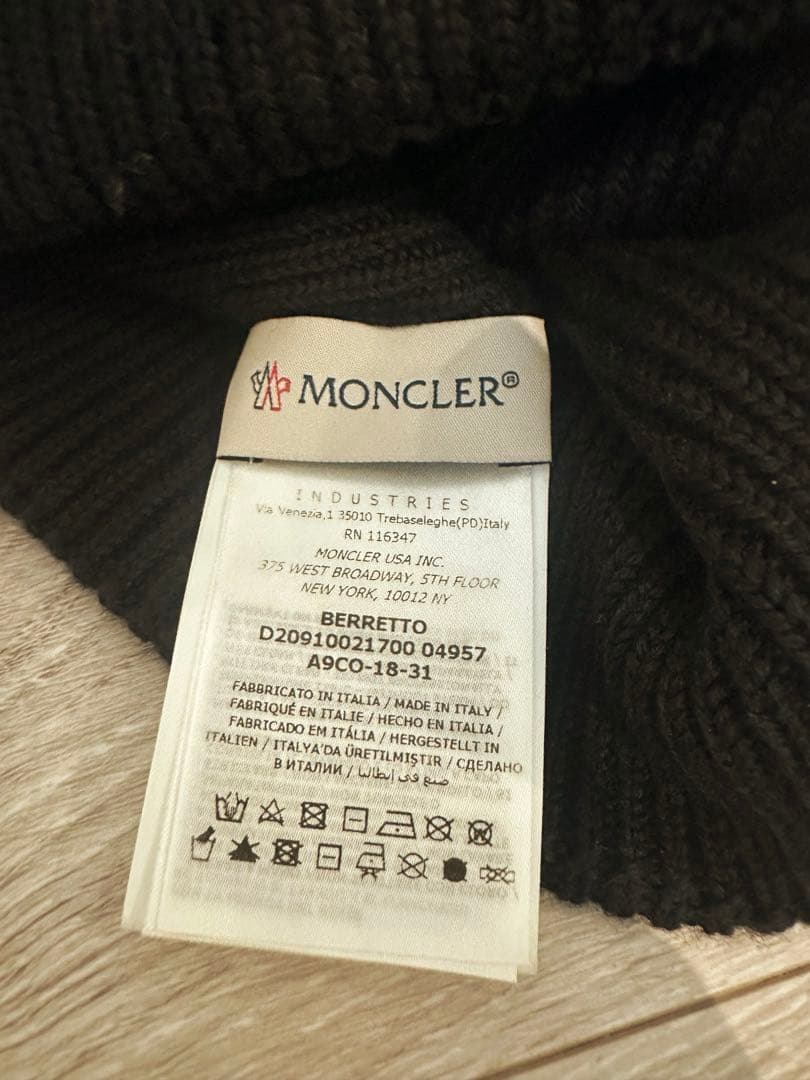 【匿名配送】MONCLERモンクレール　ニット帽