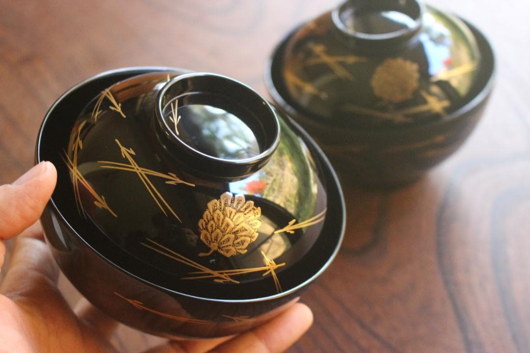 デッドストック！上質黒漆に極上松蒔絵の映えるお椀2点（検輪島塗蒔絵椀雑煮椀