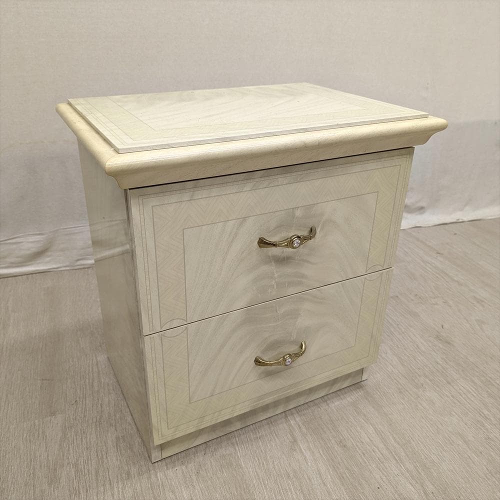 美品　リビングチェスト　サイドチェスト　ナイトテーブル　チェスト　タンス　引出し