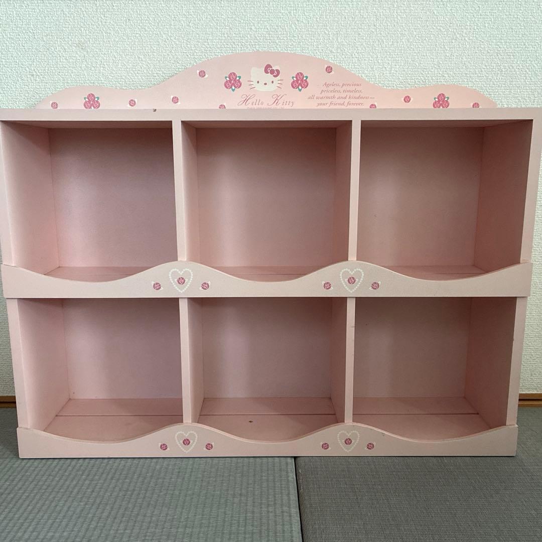 ハローキティ カップ&ソーサー6客セット収納棚付　バラ売り不可