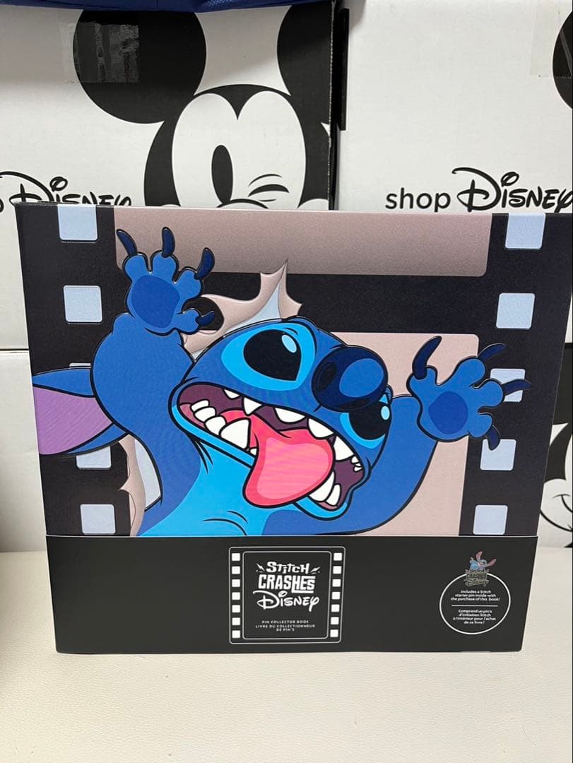 レア！Stitch CrashesDisney☆ピンバッジ全12種&ホルダー1冊