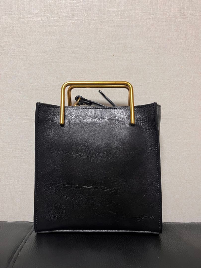 EMMA AURA(エマオーラ)ハンドル付きショルダーバッグ