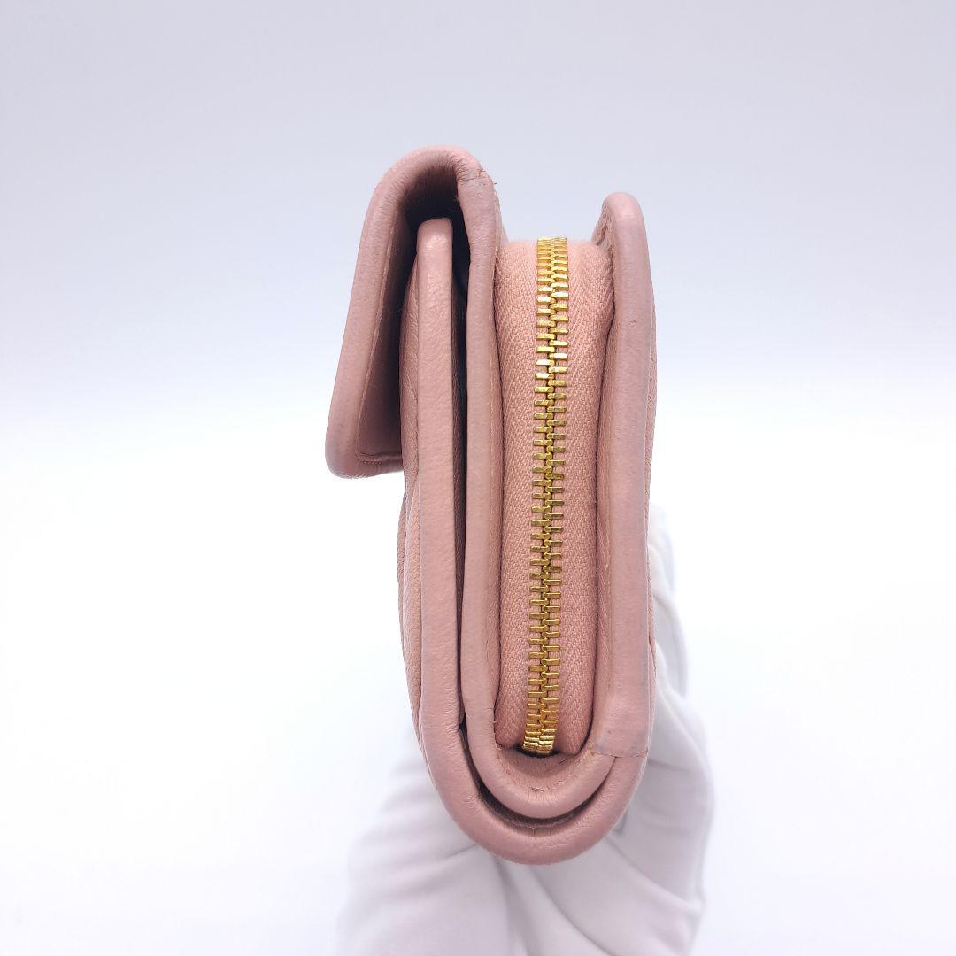 miu miu ミュウミュウ マテラッセ 二つ折り 財布 ピンクベージュ