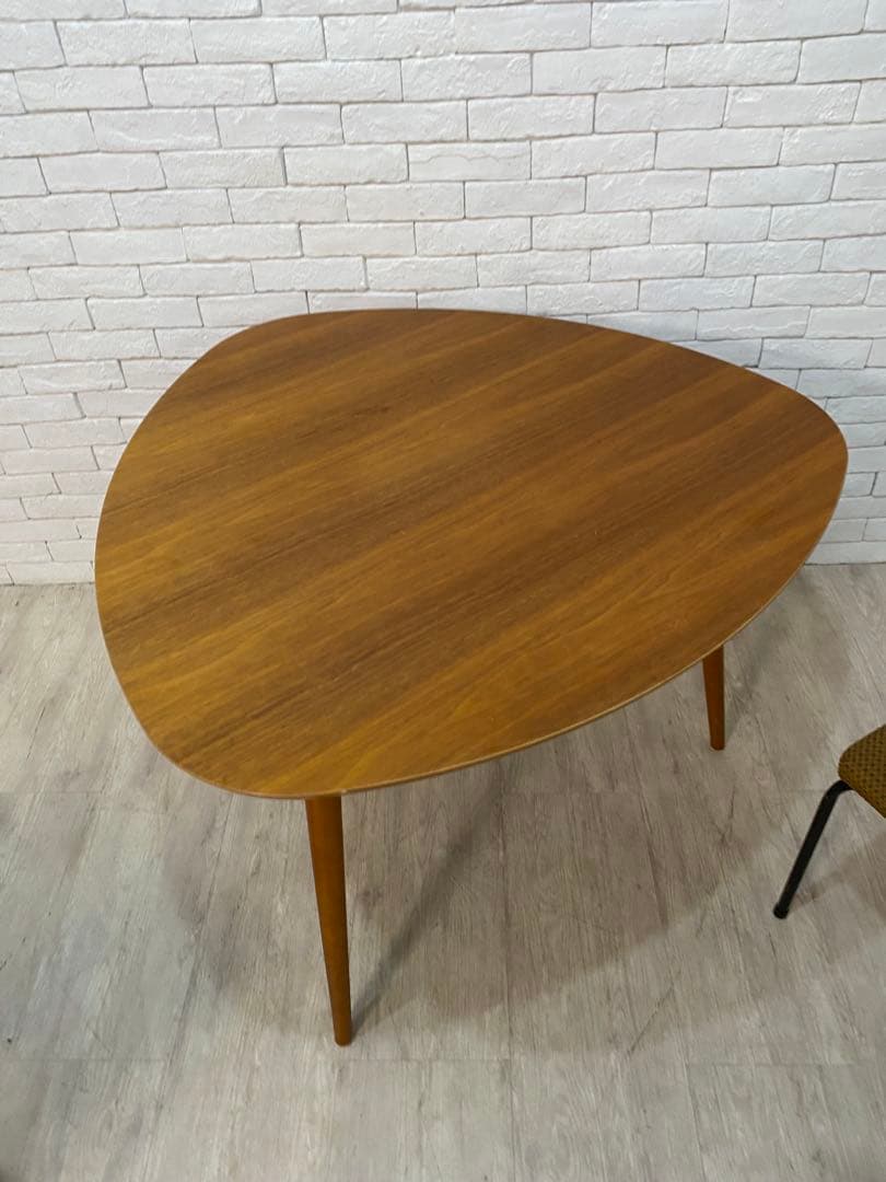 【ワンコ大好きッ子】三角形　ダイニング　テーブル　2名　3名　机　食卓