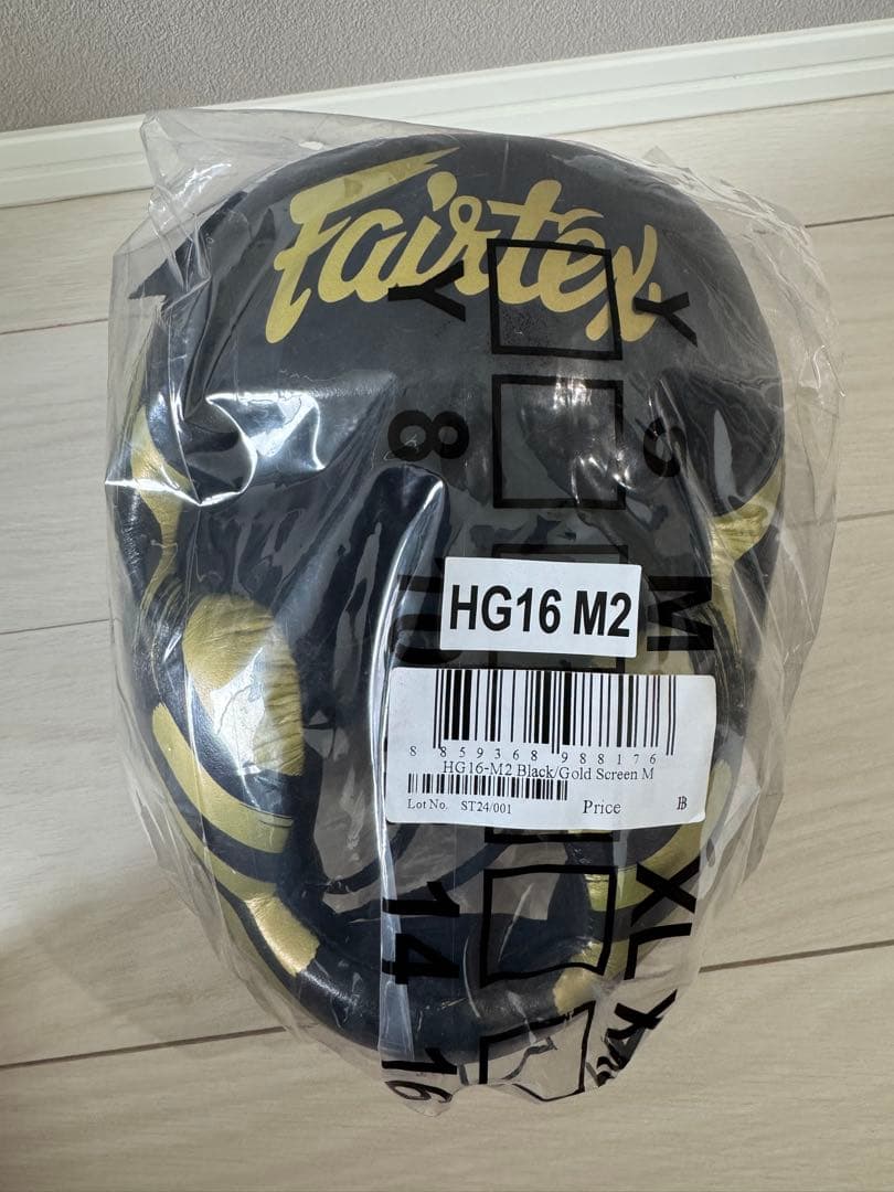 Fairtex ヘッドギア HG16 M2 黒/金　Mサイズ