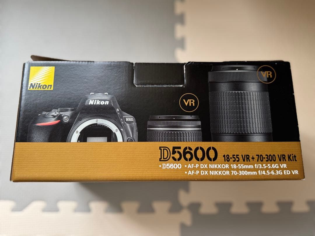 Nikon D5600一眼レフカメラ ダブルズームキット