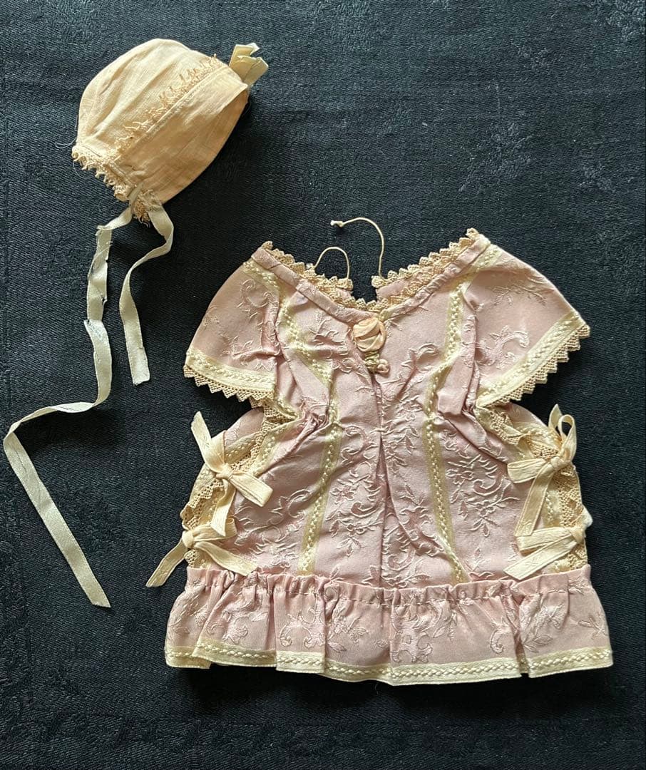 アンティークフランスドールビスクドールロココリボントリムドレス帽子セット