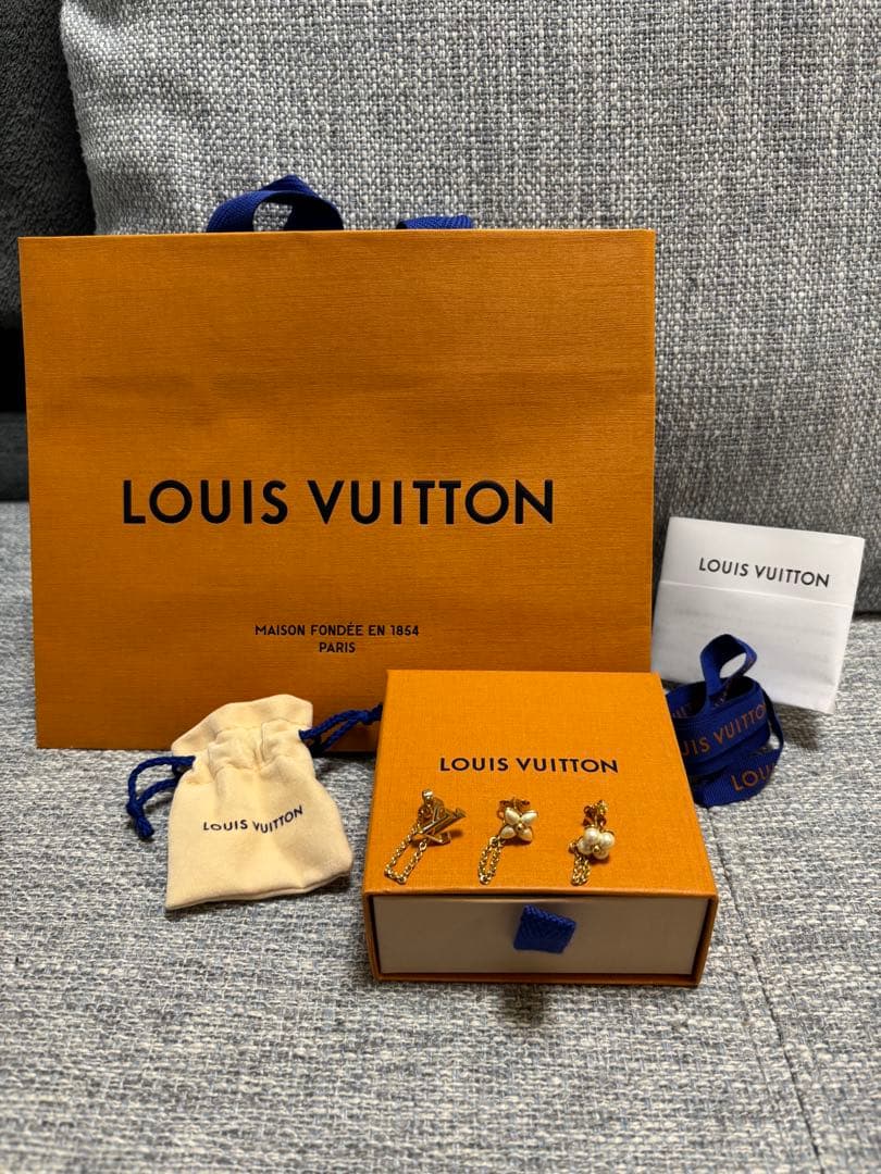 LOUIS VUITTON ルイヴィトン ゴールド ピアス 2025/SS