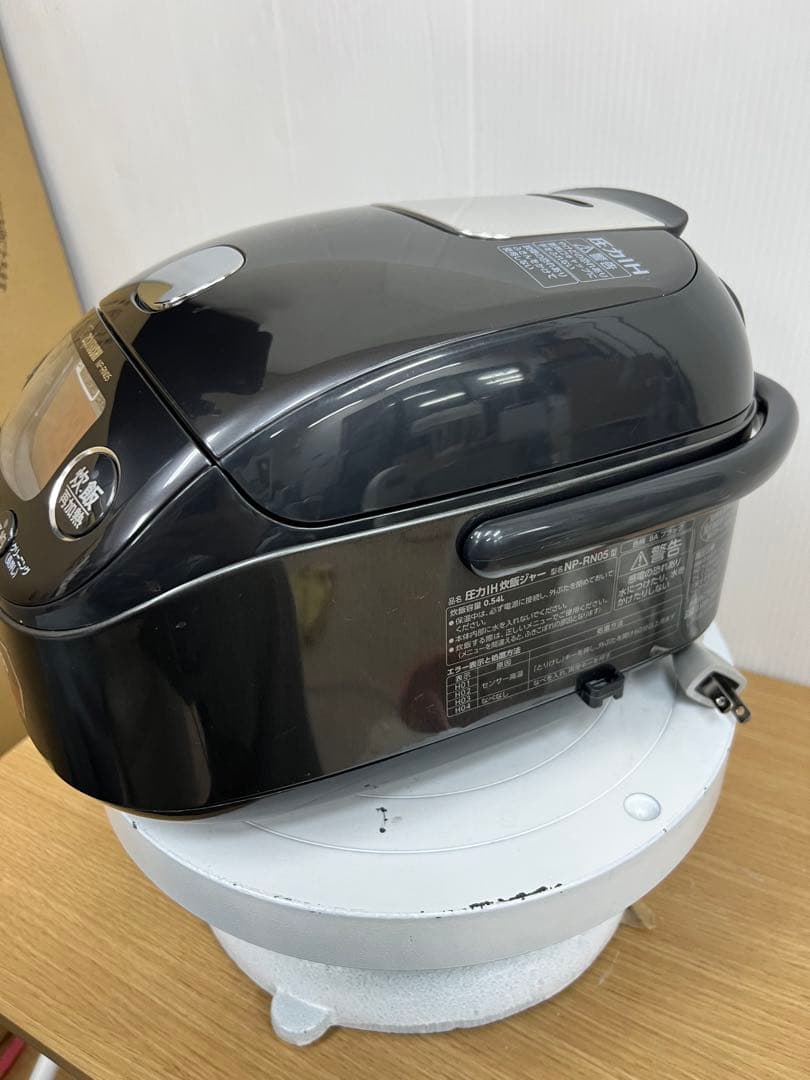 象印 圧力IH炊飯ジャー NP-RN05 ブラック 3合 2024年製
